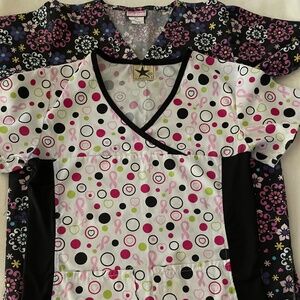 2 like New scrub top Ladies Black star & Granada size XS